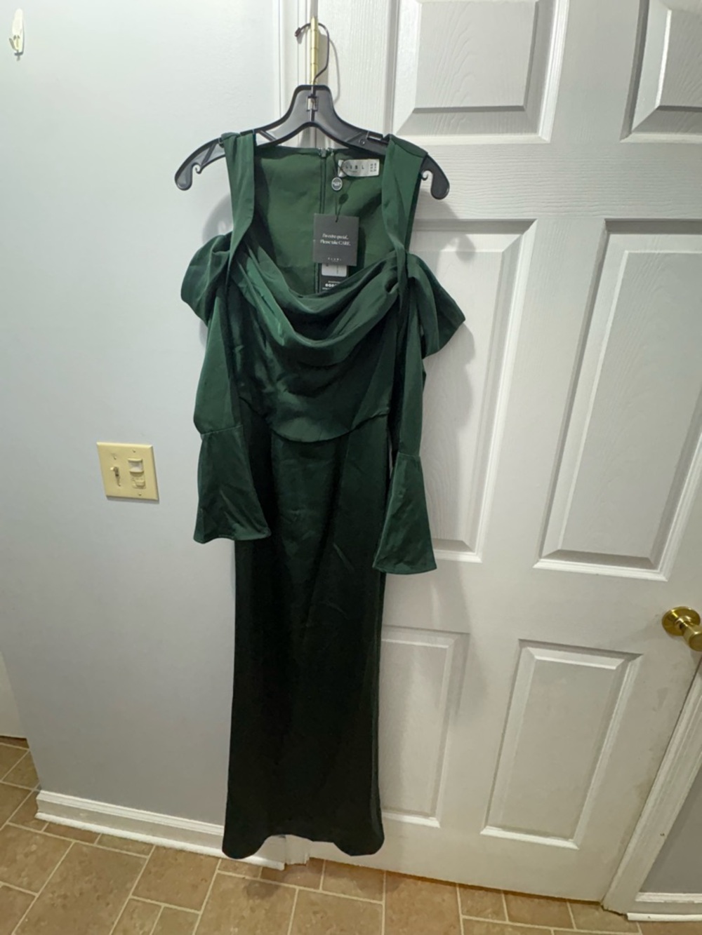 Club L London Heartthrob Green Satin Draped Bardot Maxi Dress Size UK 8/ US 4 - Picture 3 of 6